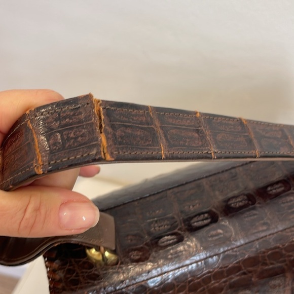 Vintage Genuine Alligator Handcrafted Handbag - Picture 5 of 9